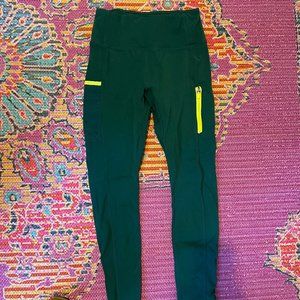 FABLETICS GREEN LEGGINGS SIZE M